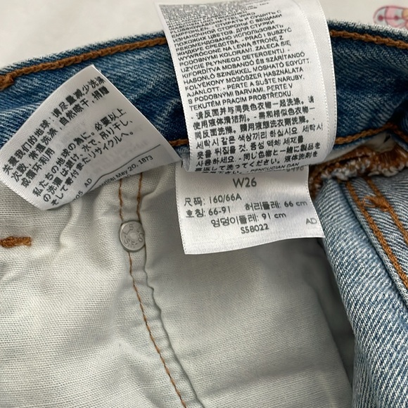 LEVIS SHORTS - Picture 3 of 3